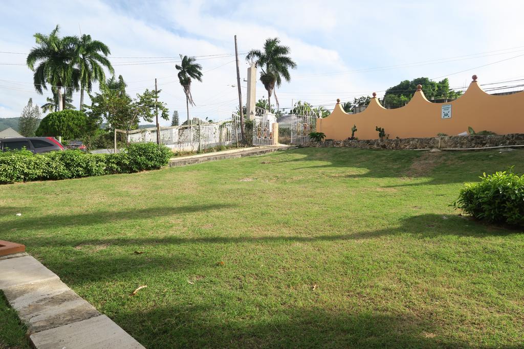 Enchanted Villas Inn Montego Bay Exterior foto