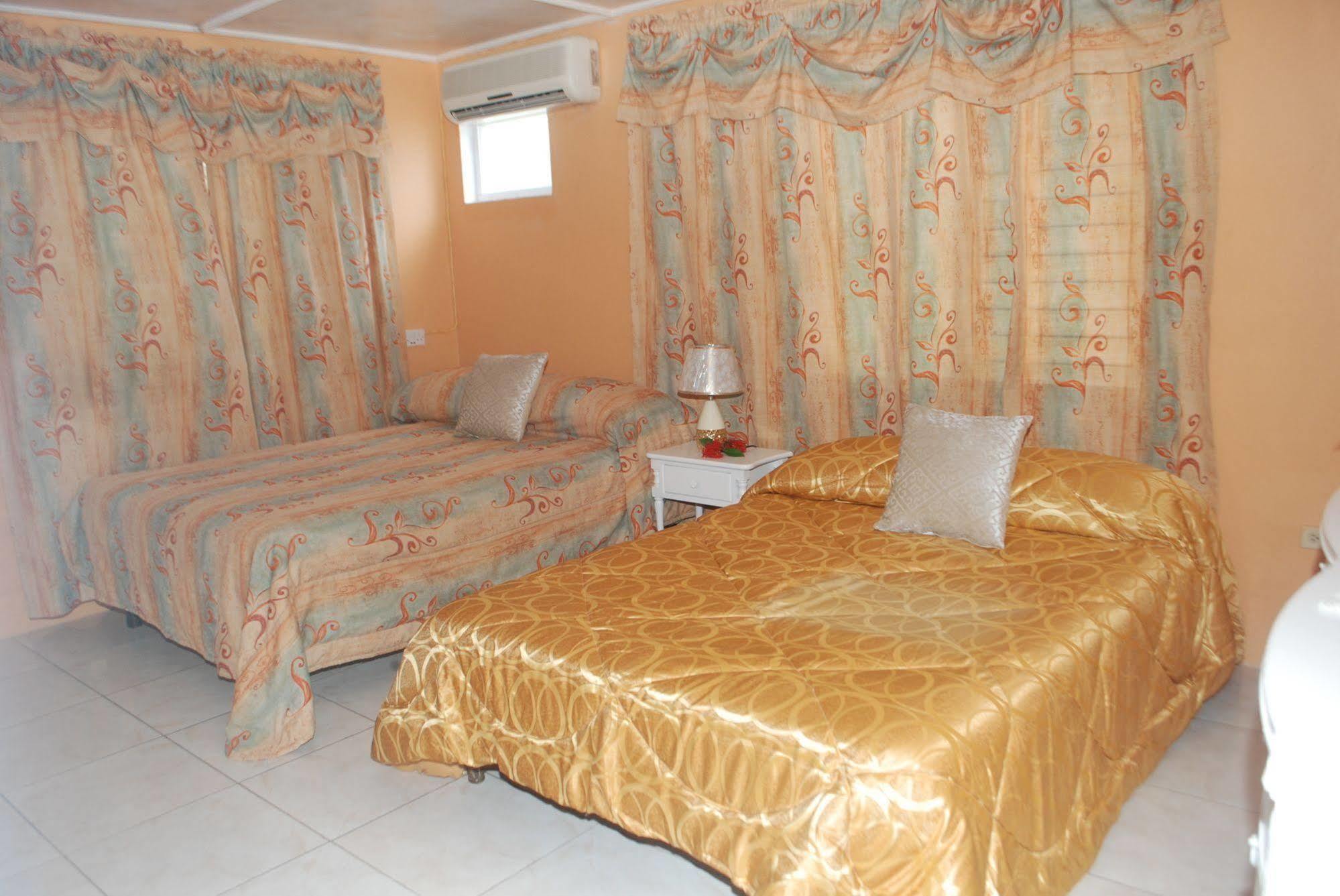 Enchanted Villas Inn Montego Bay Exterior foto