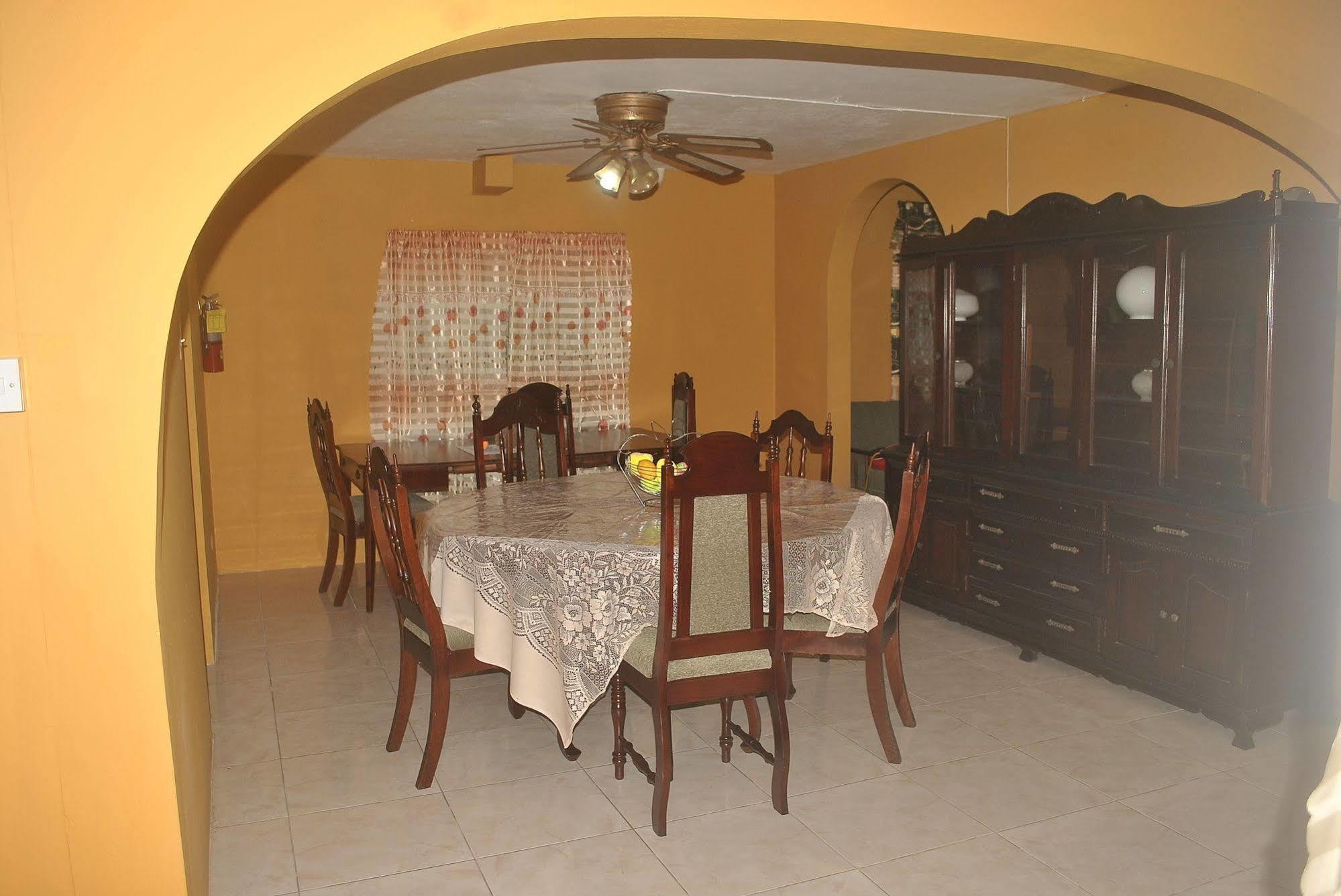 Enchanted Villas Inn Montego Bay Exterior foto